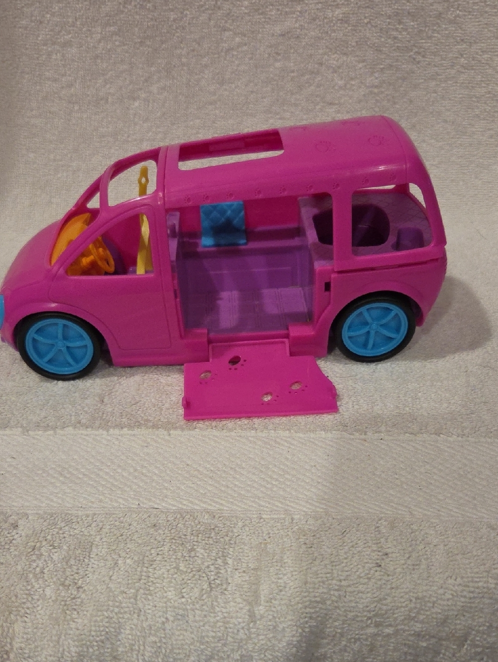 POLLY POCKET CRUISIN PET SPA CAR